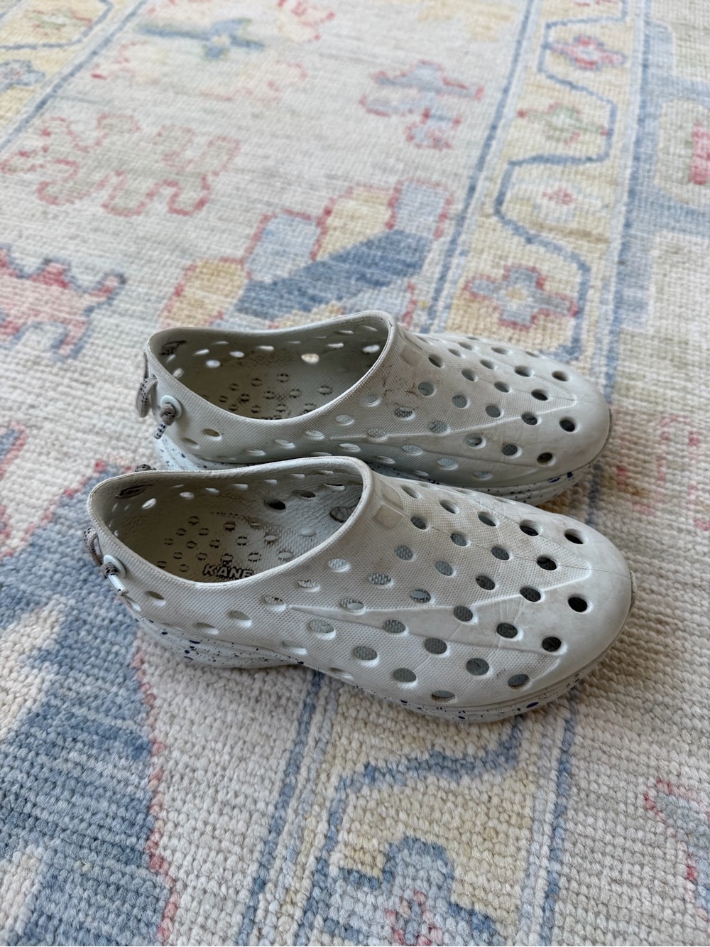 Kids Breathable Light Gray Water Shoes with Heel Strap